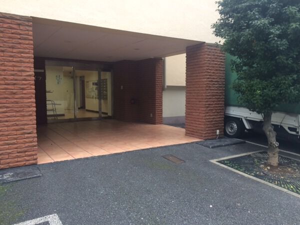 【サン椎名町ハイツ】エントランス 【サン椎名町ハイツ】エントランス