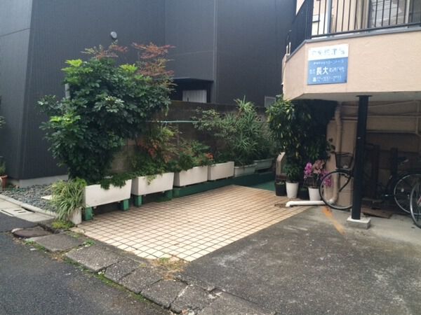 【メゾン椎名町】駐輪場 【メゾン椎名町】駐輪場