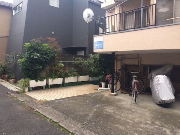 【メゾン椎名町】駐輪場