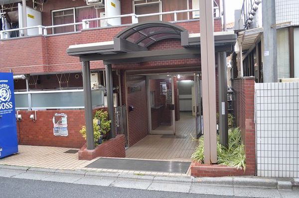 【ユースフル目白】マンション入口 【ユースフル目白】マンション入口