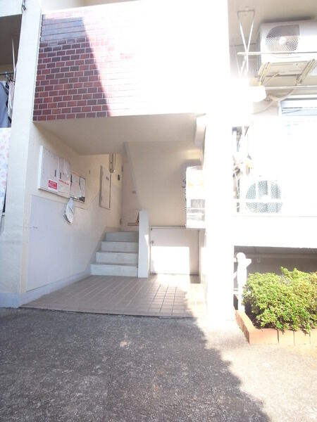 【江古田ローヤルコーポ】エントランス 【江古田ローヤルコーポ】エントランス