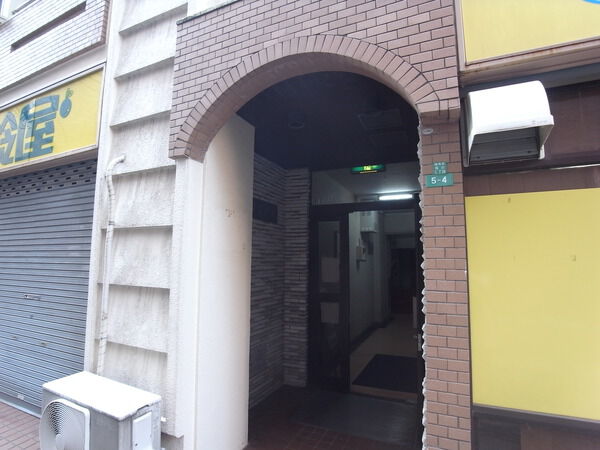 【一貫堂ビル】アプローチ