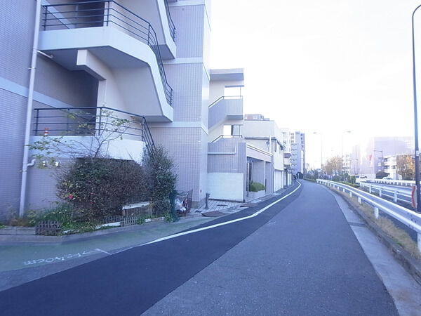 【アペックス中村橋】前面道路 【アペックス中村橋】前面道路