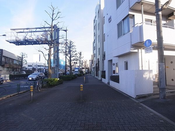 【ミリオンコート中村橋】前面道路