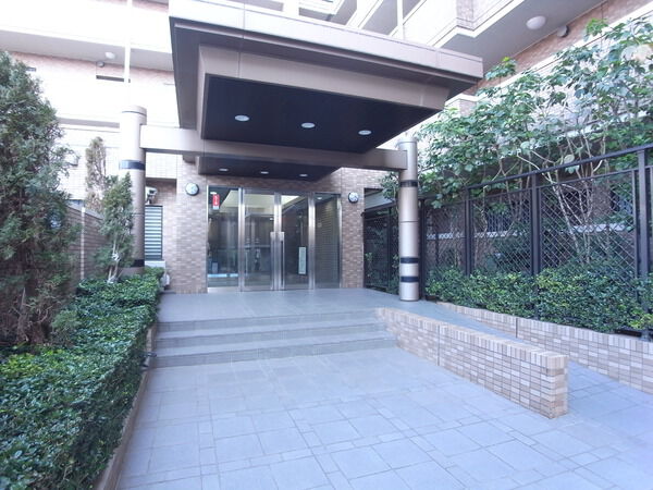 【藤和シティコープ中村橋】エントランスアプローチ 【藤和シティコープ中村橋】エントランスアプローチ