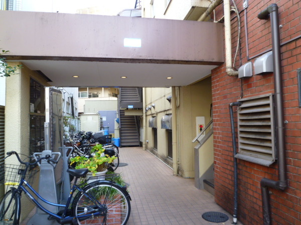 【エスカイア大泉学園】エントランス 【エスカイア大泉学園】エントランス