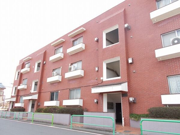 【メゾン南大泉】外観写真 【メゾン南大泉】外観写真