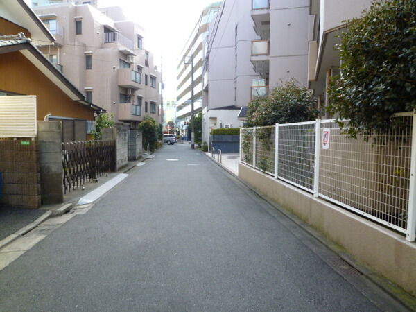 【ランドステージ保谷駅前】前面道路