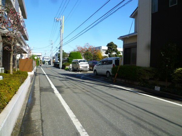 【ロイヤルシャトー南大泉弐番館】前面道路