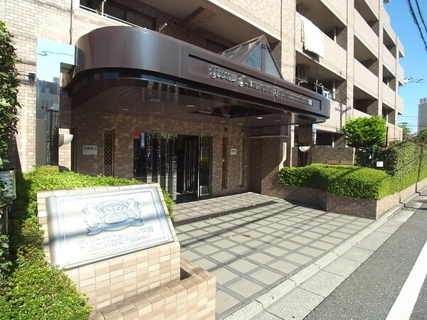 【ライオンズマンション小平南】マンションエントランス