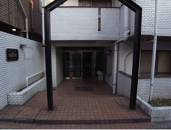 【スカイコート落合】エントランス