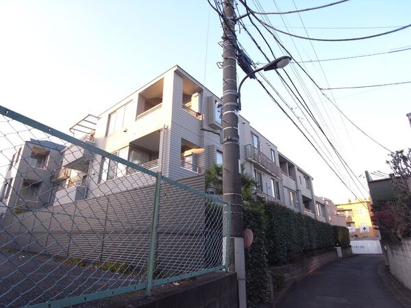【ラヴィドール目白】外観③