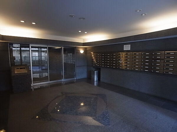 【ルーブル高田馬場弐番館】敷地内様子①