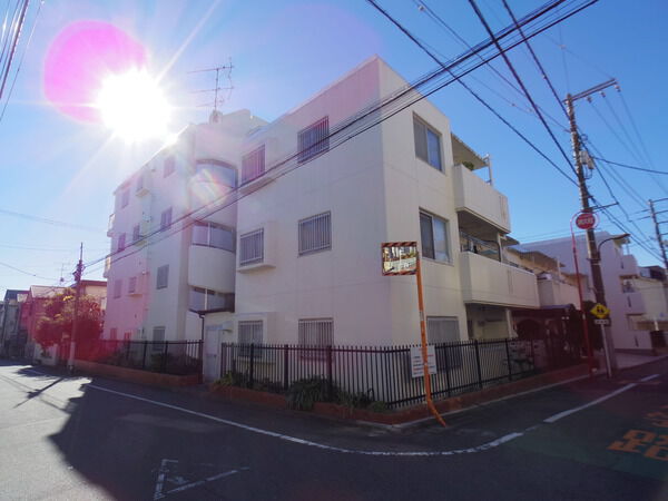 【ハイネス哲学堂】外観③