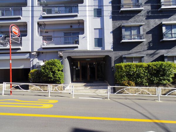 【西落合苑】アプローチ