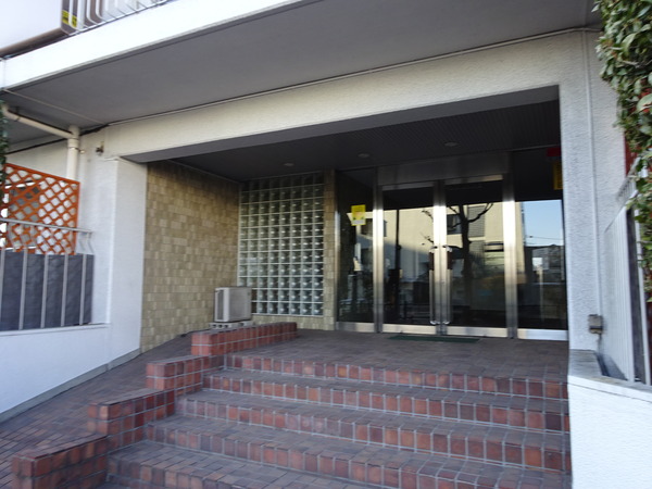 【メゾンドール野方】エントランス