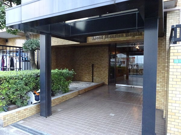 【ライオンズマンション野方】エントランス