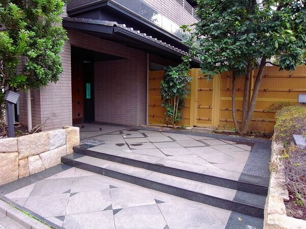 【ロイヤルガーデン上石神井】エントランス 【ロイヤルガーデン上石神井】エントランス