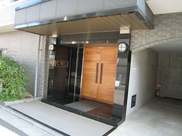 【伊勢亀ビルスカイコート武蔵関】エントランス