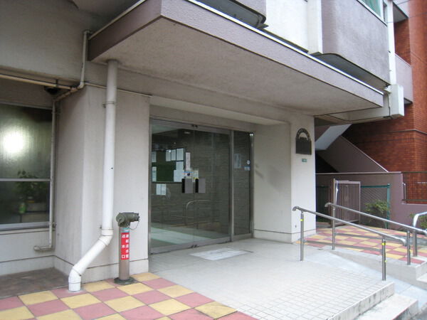 【武蔵関ハイツ】エントランス