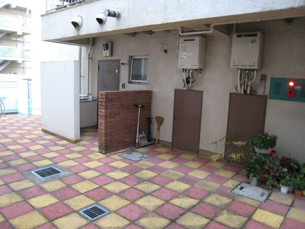 【武蔵関ハイツ】C棟入口