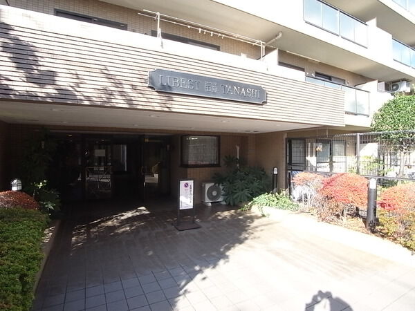 【リーベスト田無】エントランス