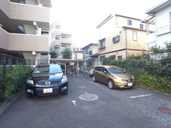 【リーベスト田無】共用部（駐車場）