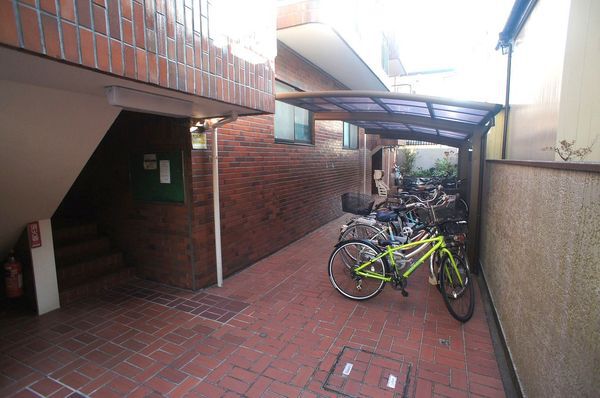 【ビッグ武蔵野一ツ橋】マンション駐輪場 【ビッグ武蔵野一ツ橋】マンション駐輪場