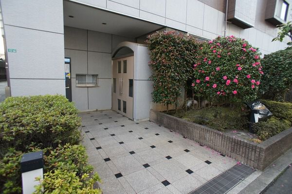 【レクセルマンション一橋学園】エントランス