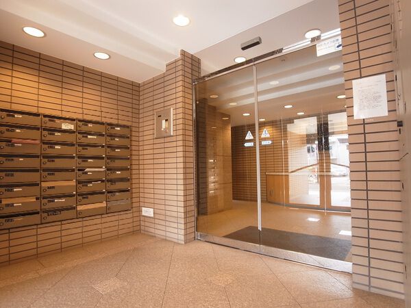 【エクセル府中紅葉丘】エントランス（内）