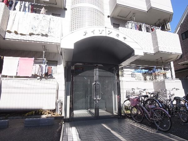 【メイゾン府中】エントランス（外）