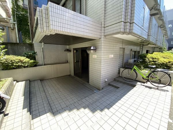 【ダイホープラザ調布】エントランス 【ダイホープラザ調布】エントランス