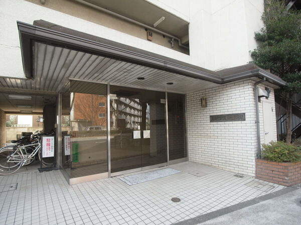 【ルピナス上北沢】エントランス