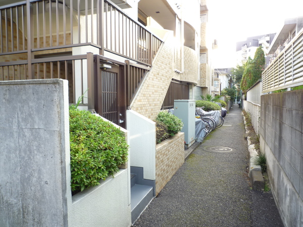 【アーバンヒルズ芦花公園】建物外観