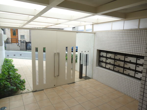 【サンコート千歳台】エントランス 【サンコート千歳台】エントランス