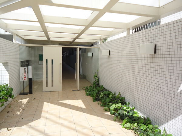 【サンコート千歳台】アプローチ 【サンコート千歳台】アプローチ