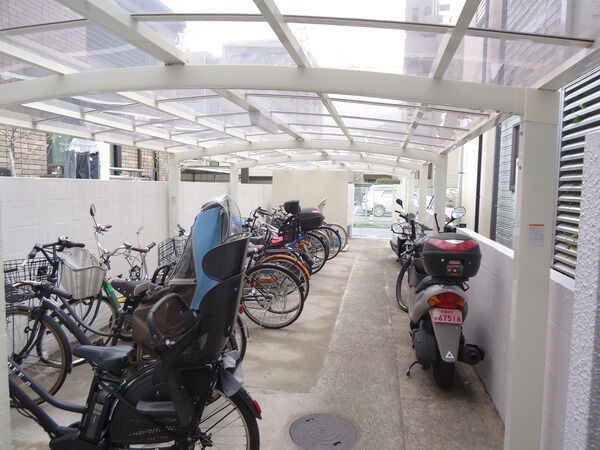 【サンコート千歳台】自転車置場