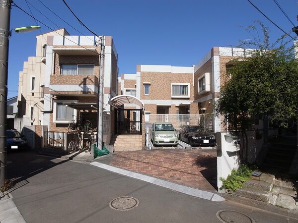 【セボン千歳烏山】建物外観