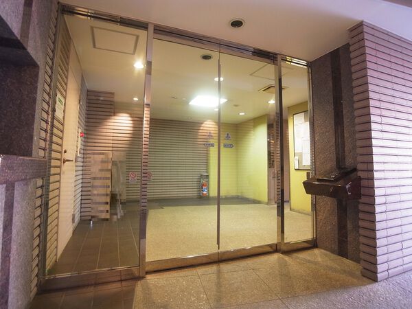 【キャッスルマンション府中参番館】エントランス(内) 【キャッスルマンション府中参番館】エントランス(内)