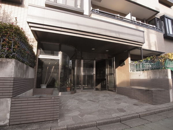 【グリーンパレス】エントランス(外) 【グリーンパレス】エントランス(外)