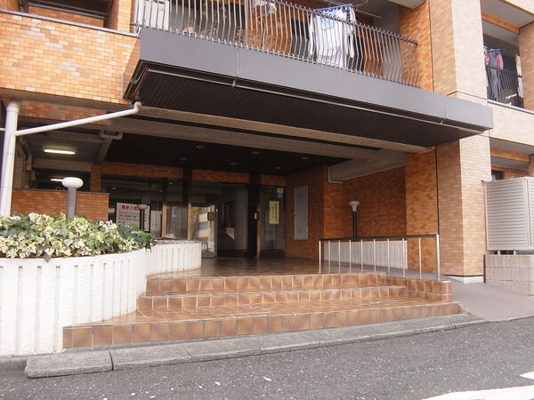 【田園キャッスル府中】エントランス(外) 【田園キャッスル府中】エントランス(外)
