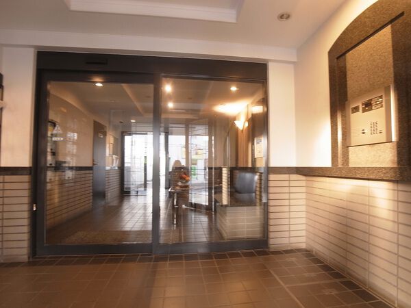 【ワコーレ府中武蔵野台】エントランス(内) 【ワコーレ府中武蔵野台】エントランス(内)