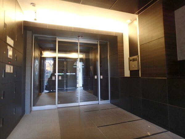 【メインステージ府中中河原駅前】エントランス(内) 【メインステージ府中中河原駅前】エントランス(内)