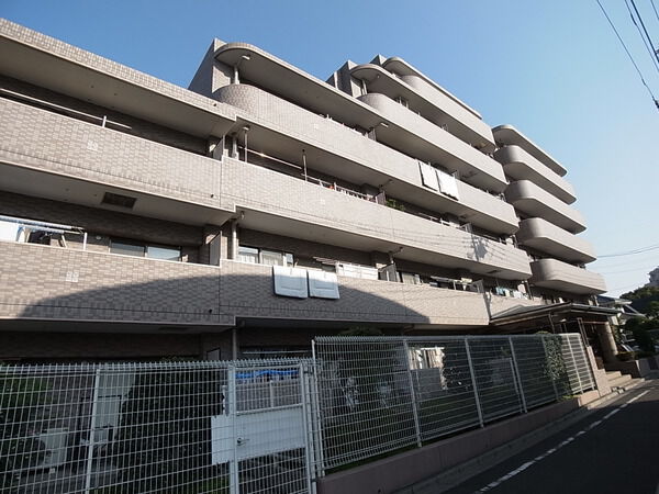 【ライオンズマンション京王堀之内第５】外観