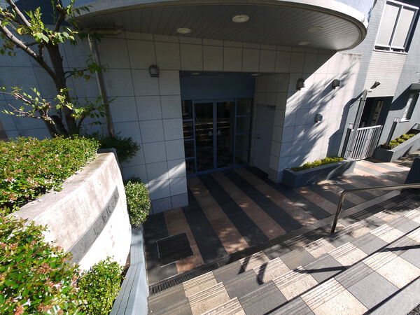 【グリーンコート代々木】エントランス 【グリーンコート代々木】エントランス