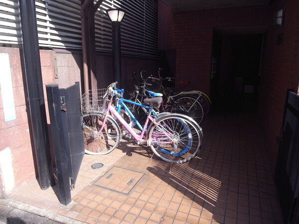 【ユニゾン北沢】自転車置場