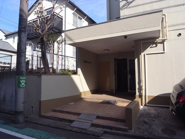 【北沢ハイツ】エントランス