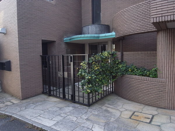 【モアアペックス代田】エントランス