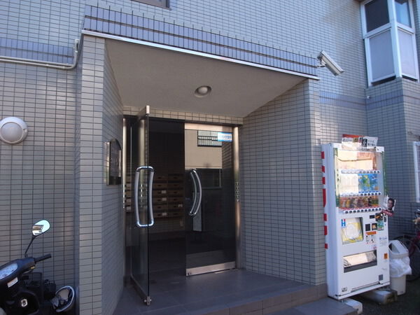 【菱和パレス世田谷代田】エントランス