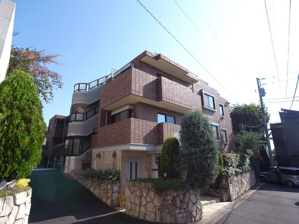 【グランシャトレ赤堤】外観